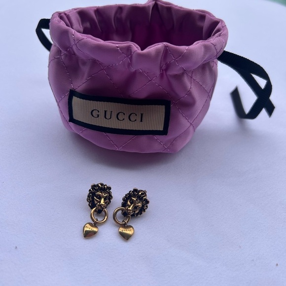 🌺AUTHENTICATED Vintage Gucci Lion Head & Heart Dangle Earrings – With Box & Bag - Picture 2 of 14
